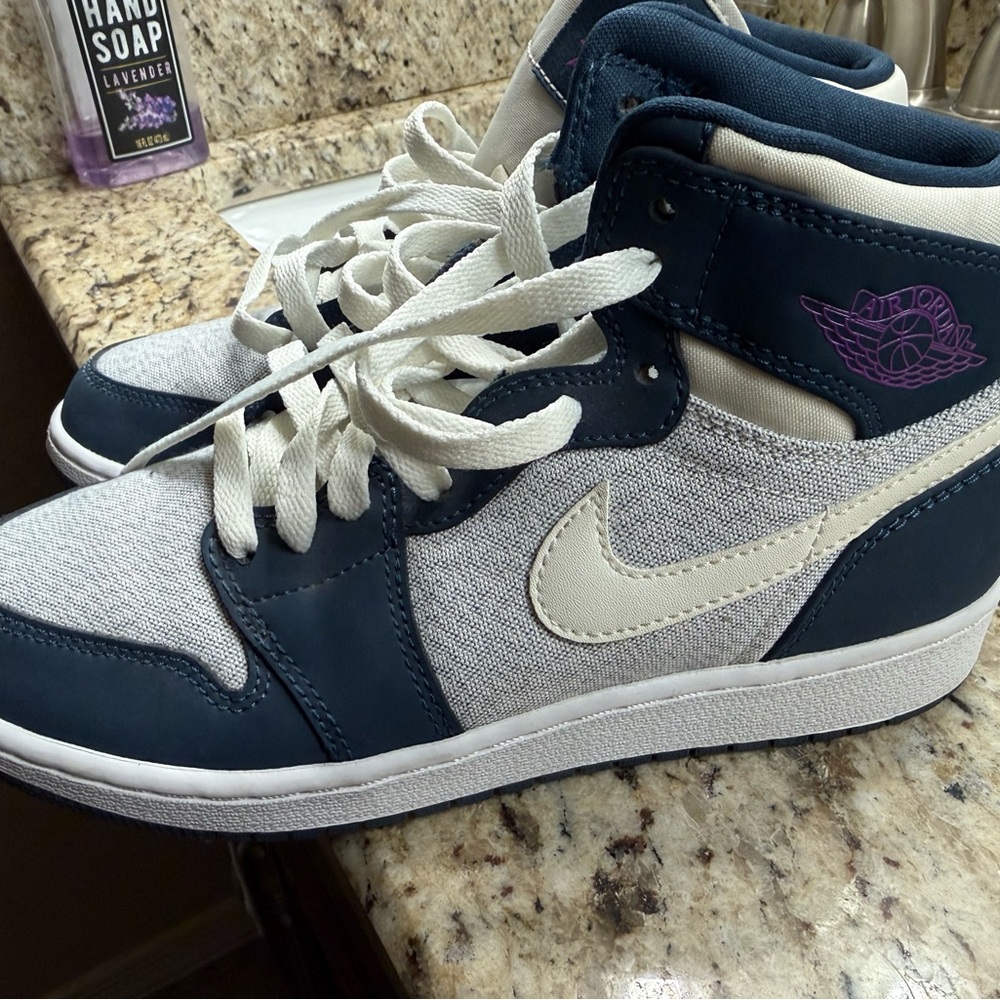 Jordan Women's High-Top Sneakers - Navy and Cream